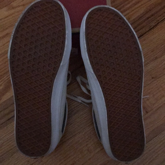 White Vans Old Skool with Black Stripe - Picture 5 of 5